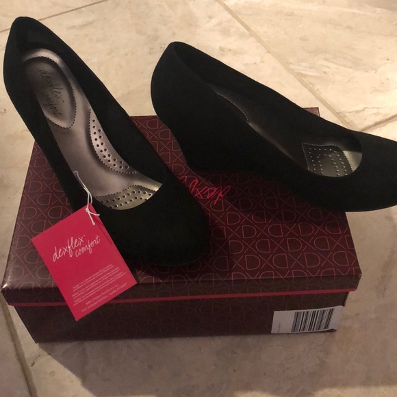 Payless Shoes Dexflex Karlie Faux Suede Wedge Sz 8 Black Poshmark